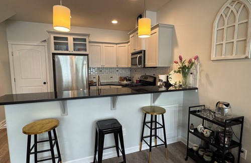 West Valley Casa | Ted Mason 5 Mi. Luxury Townhouse: Private, Quiet, Convenient w/ Fireplace & Park