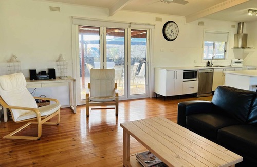 Waterhouse Casa | Teddy's Shack - Pet friendly outside