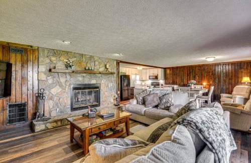 Dillard Apartamento | Tee Off in the Mtns Sky Valley Condo with View!