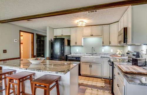 Dillard Apartamento | Tee Off in the Mtns Sky Valley Condo with View!