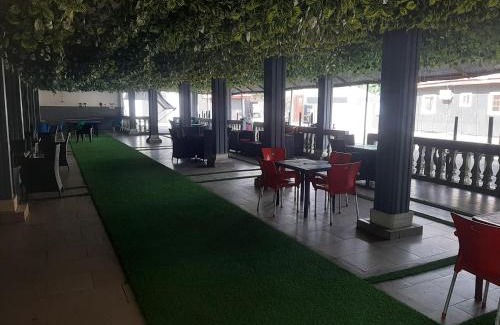 Igwuruta Hotel | Teeje Lounge and hotels