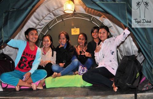 Taro Otro | Tegal Dukuh Camp