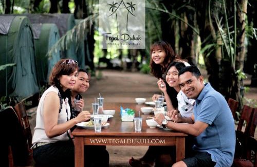 Taro Otro | Tegal Dukuh Camp