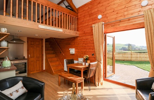 St Harmon Cabaña | TEGFAN BARN, romantic, character holiday cottage in Rhayader
