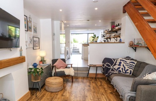 Newborough Cabaña | TEGFAN, pet friendly, with a garden in Newborough