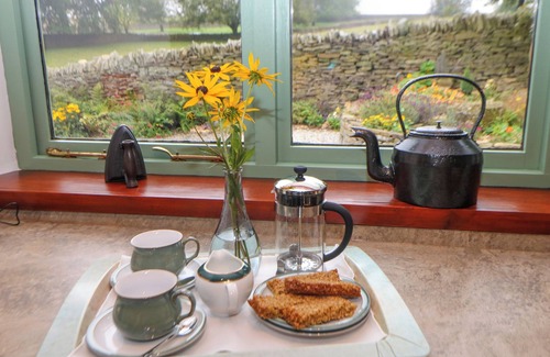 Beeley Cabaña | TEMPERANCE CROFT, romantic, with a garden in Chesterfield
