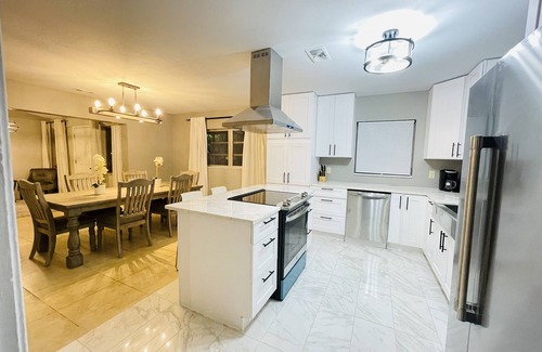 Temple Terrace Casa | Temple Terrace and Busch Gardens Hideout