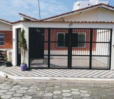 Vila Anhanguera Casa | Temporada na praia em Mongaguá sp