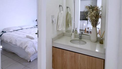General Roca Apartamento | Temporario Sur, hasta 3 personas con 2 camas, cochera