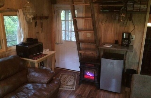 Nauvoo Cabina | Tentail Treehouse "Whitetail" duerme 2-4