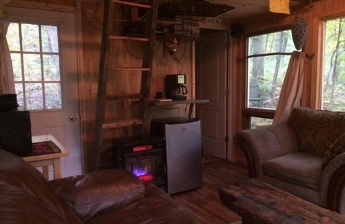 Nauvoo Cabina | Tentail Treehouse "Whitetail" duerme 2-4