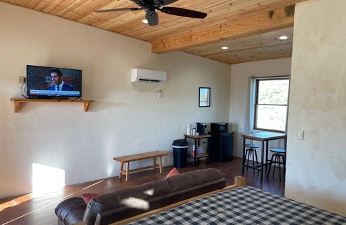 Study Butte-Terlingua Cabina | Ten Bits Ranch - Room # 18 - Telegraph
