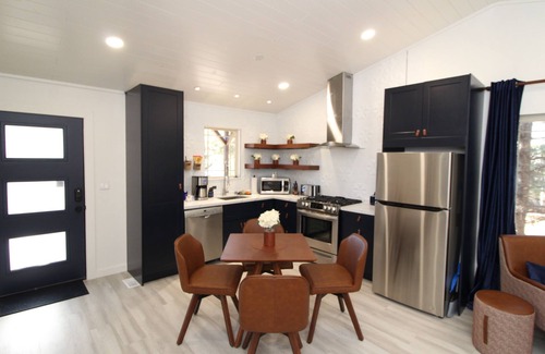 Angel Fire Cabina | Ten Cabins on One Property, Fire Pit, BBQ, King Bed, Free Sledding, A/C