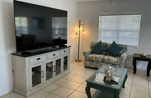 Estate William Casa | Ten minute walk to the beach and with beautiful sunsets