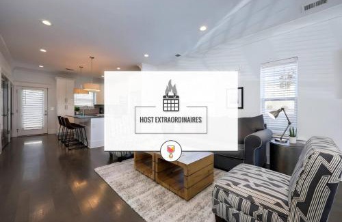 Charlotte Park Casa | Ten Minutes to Broadway Stunning Townhome