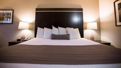 Moses Lake Hotel | Ten Pin Inn & Suites