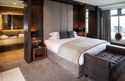 Belfast Central District Hotel | Ten Square Hotel