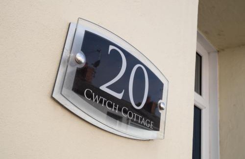 Tenby Casa | Tenby Cwtch - Short Walk to Beach