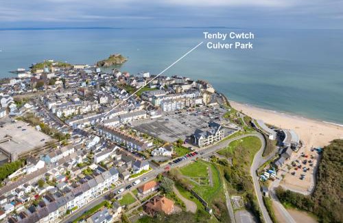 Tenby Casa | Tenby Cwtch - Short Walk to Beach