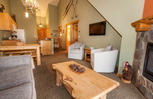 Mountain House Condominio | Tenderfoot Lodge by Summit County Mountain Retreats