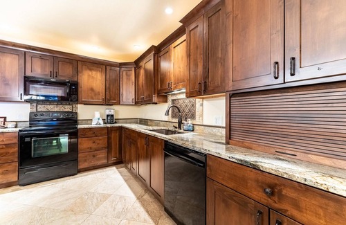 Mountain House Condominio | Tenderfoot Lodge by Summit County Mountain Retreats