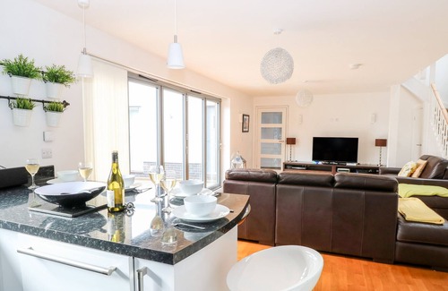 North Walsham Casa | TENISON HOUSE, family friendly, with a garden in North Walsham