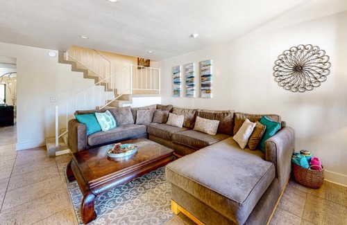 Palm Desert Apartamento | Tennis on El Paseo at Sandroc Permit# STR2023-0030
