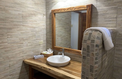 West End Hotel | Tensing Pen Hotel