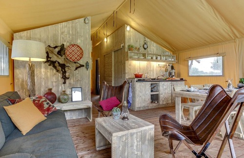 Uden Alquiler De RV | Tent Lodge With Sanitary Facilities at the Bedafse Bergen - Campsite