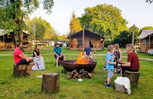 Uden Alquiler De RV | Tent Lodge With Sanitary Facilities at the Bedafse Bergen - Campsite