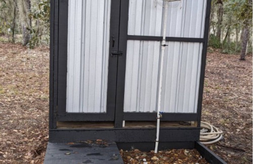 Edgar Alquiler De RV | Tent site with Electricity & Bathroom