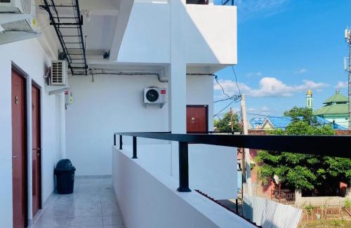 Depok Hotel | Tentram Guesthouse near Amikom Mitra RedDoorz