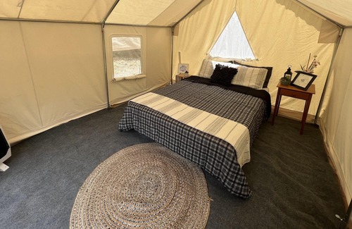 Silver Point Alquiler De RV | Tentrr Signature Site - Hollywood at Defenders Retreat - Site D