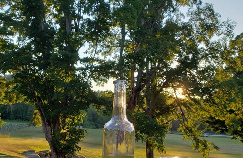 Somers Alquiler De RV | Tentrr Signature Site - Beaver Pond Camping at Farm Winery