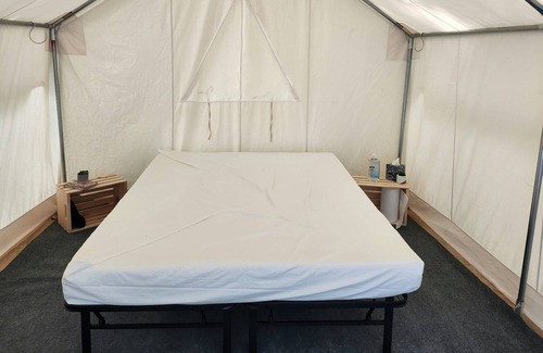 Logan Alquiler De RV | Tentrr Signature Site - Lazy Ferret Glamping - Camp Bobcat