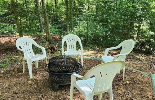 Logan Alquiler De RV | Tentrr Signature Site - Lazy Ferret Glamping - Camp Bobcat