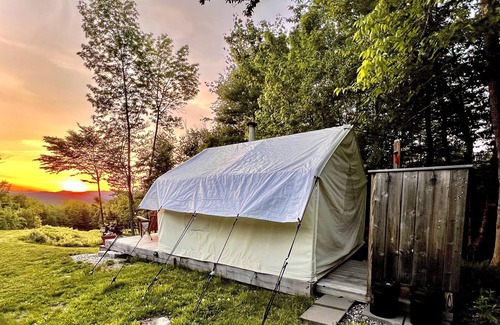 Cornish Alquiler De RV | Tentrr - Moose Trail Farm Campsite