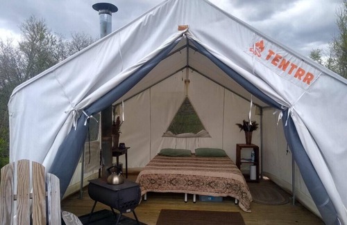 Enosburg Falls Alquiler De RV | Tentrr - Missisquoi Magic