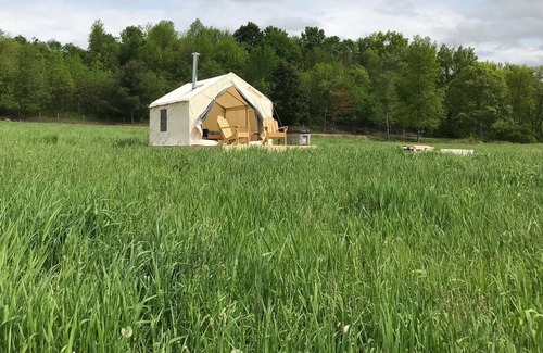 Town of Easton Alquiler De RV | Tentrr - Belle Vue Pond y River Haven