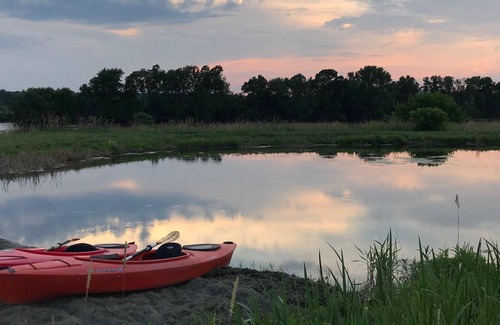 Town of Easton Alquiler De RV | Tentrr - Belle Vue Pond y River Haven