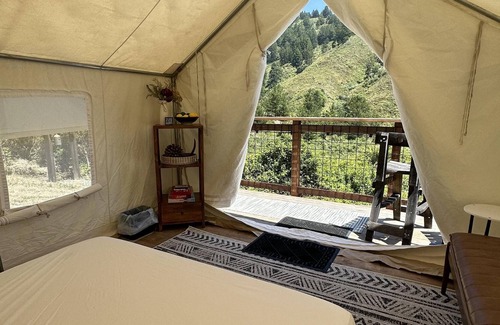 Half Moon Bay Alquiler De RV | Tentrr Signature Site - Moon Crest Valley Ranch - New Site