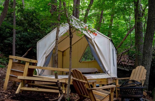 Berkeley Springs Alquiler De RV | Tentrr State Park Site - WV Cacapon State Park - Site F (2.3 miles past Cacapon