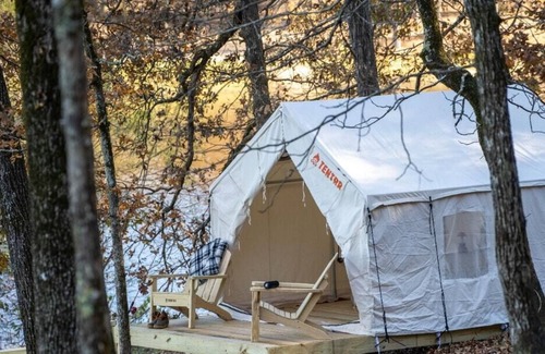 Dennis Alquiler De RV | Tentrr State Park Site - Mississippi Tishomingo State Park - Haynes Lake West A