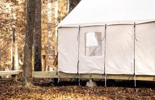 Dennis Alquiler De RV | Tentrr State Park Site - Mississippi Tishomingo State Park - Haynes Lake South C