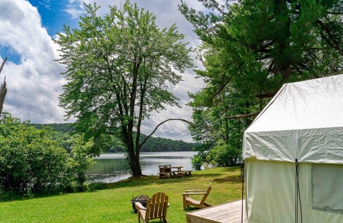 Ancram Alquiler De RV | Tentrr State Park Site - Lake Taghkanic Lakeside Triple - Site A