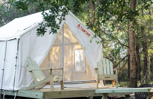 Bay St Louis Alquiler De RV | Tentrr State Park Site - Mississippi Buccaneer State Park - Woodland C - Single