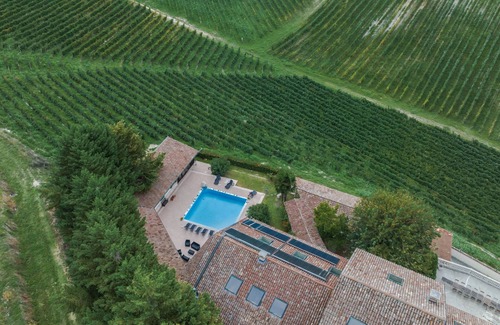 Castel Boglione Casa | Tenuta Cà dei Mandorli - Private Hotel & Luxury villa