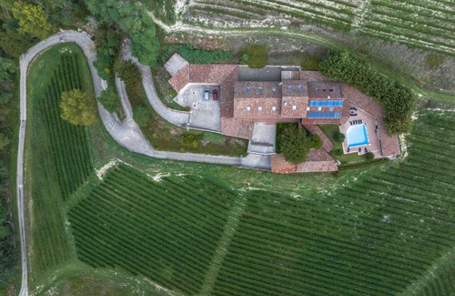 Castel Boglione Casa | Tenuta Cà dei Mandorli - Private Hotel & Luxury villa