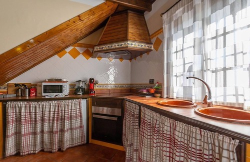 Montecorto Chalet De Esquí | CASA TEONES CON PISCINA PRIVADA