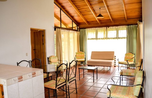 Quesada Hotel | Termales del Bosque & Hot Springs